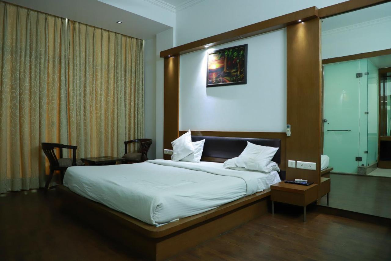 Hotel Parth Inn Ghaziabad Exterior foto