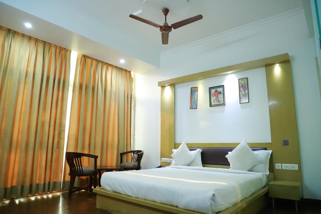 Hotel Parth Inn Ghaziabad Exterior foto