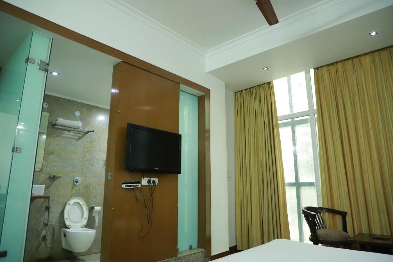 Hotel Parth Inn Ghaziabad Exterior foto