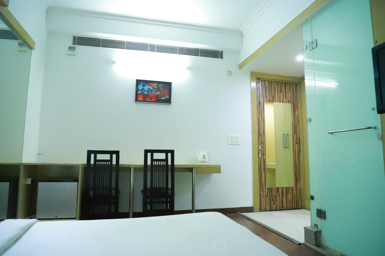Hotel Parth Inn Ghaziabad Exterior foto