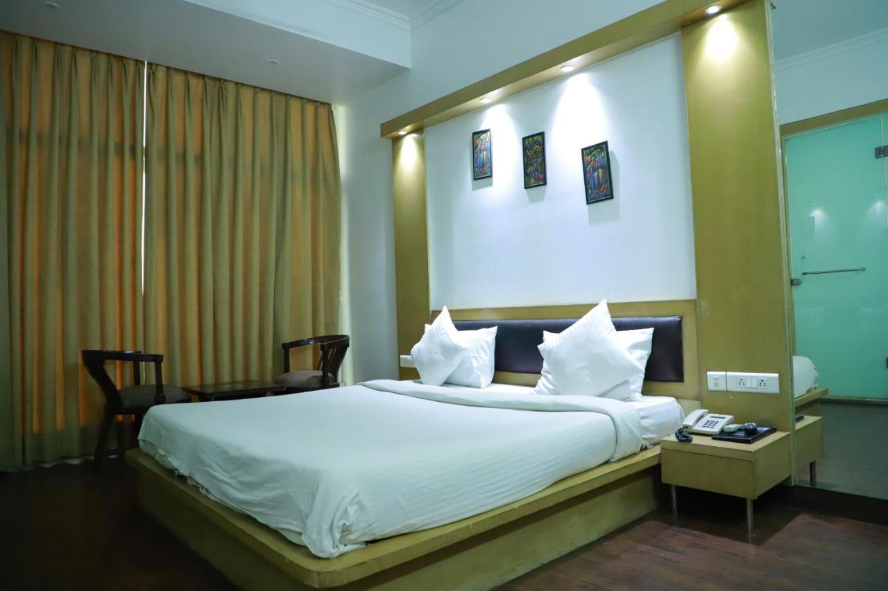 Hotel Parth Inn Ghaziabad Exterior foto