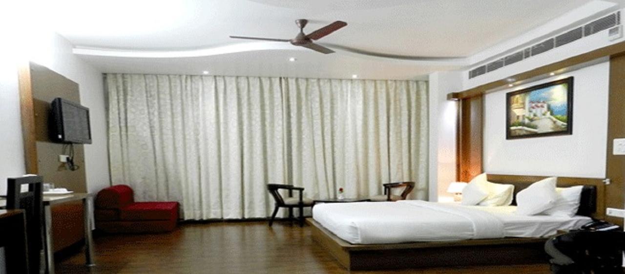 Hotel Parth Inn Ghaziabad Exterior foto